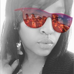 Meet your Posher, Athena